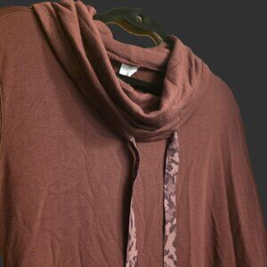 LIVI WOMENS SIZE 22/24 SWEATSHIRT - TOP COWL NECK BURGUNDY CAMO TIES LONG SLEEVE